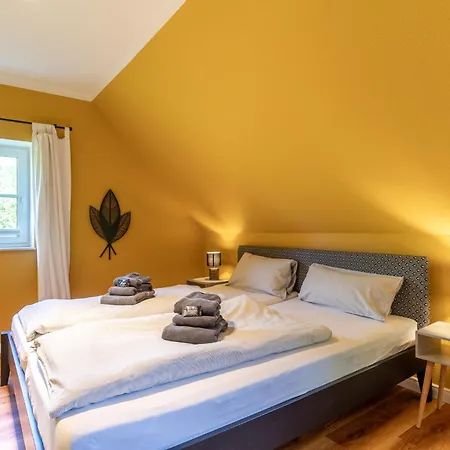 Suederpiep - 4 Individuelle Nahe Suedstrand Auster - Helle Maisonette Mit 2 Schlafzimmern & Balkon *
